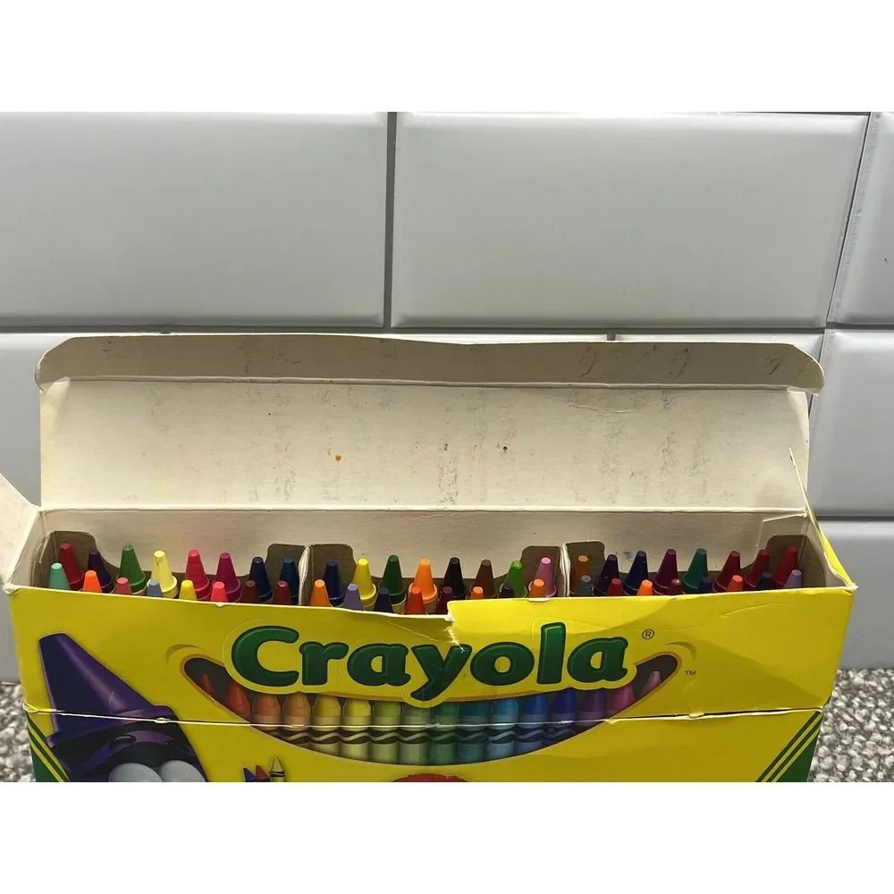 Crayola Crayons‎ 2014 Vintage Hallmark 96 Count With Sharpener Many New Variety